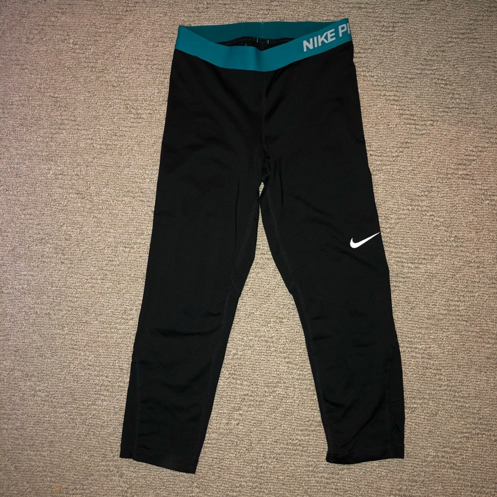 Nike Pro Dri-Fit Cropped Leggings